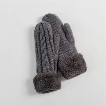 Cable knit lined mittens