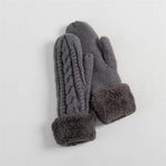 Load image into Gallery viewer, Cable knit lined mittens
